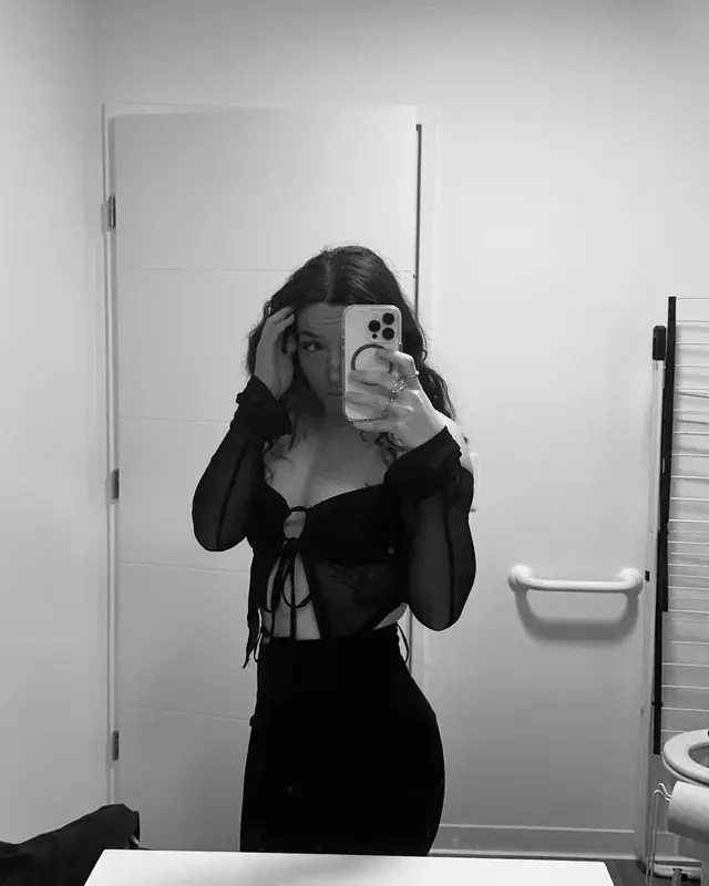 Manon - Image 2